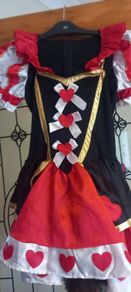 Girls dressup queen of hearts