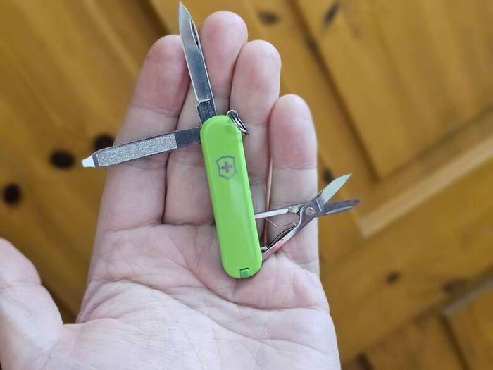 Victorinox Classic Sd 58mm Swiss Army Knife