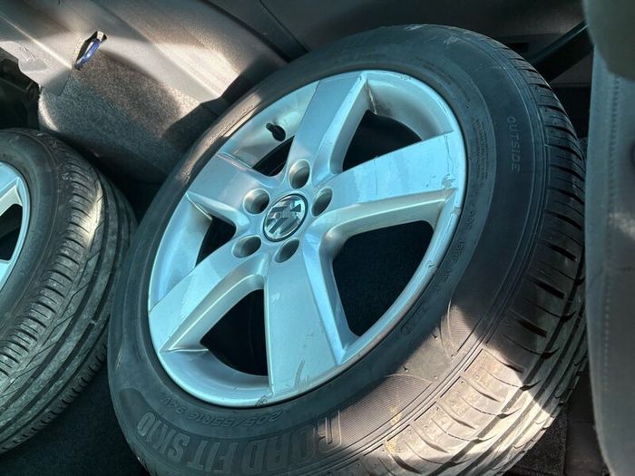 4 genuine good Volkswagen wheels and decent tyres