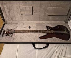 Ibanez SR505 5 string bass with case