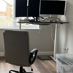 Rodulf Sit Stand electrical desk (2 year old)