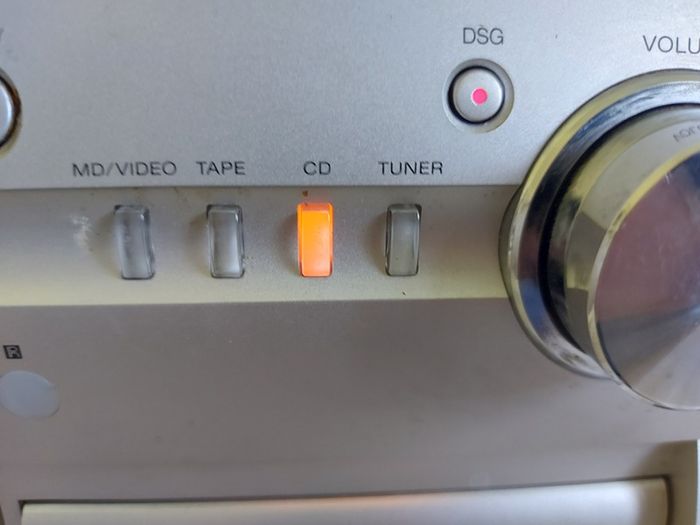 Sony Micro HiFi Component System, Model CMT-CP1, Radio, Tape & CD, all working fine and in very good condition