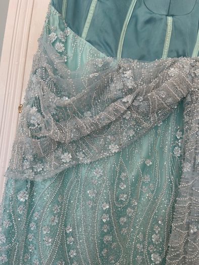 Traditional Nigerian Asoebi style dress for wedding or special occasion comes with Traditional fan also