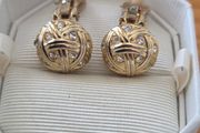 1980's Gold tone and Crystal Clip on Earrings
