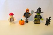 Lego minifigures and accessories