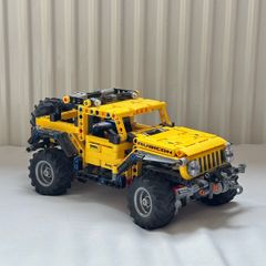 lego TECHNIC Jeep Wrangler