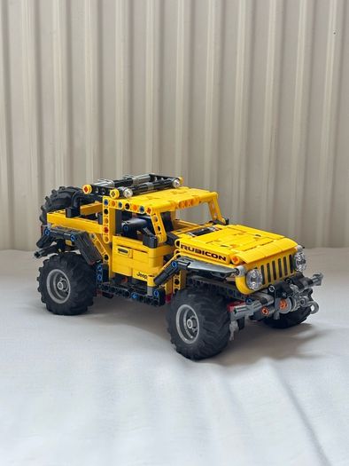 lego TECHNIC Jeep Wrangler