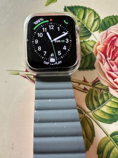 Apple Watch Apple Watch SE GPS, 40mm Starlight Aluminium Case