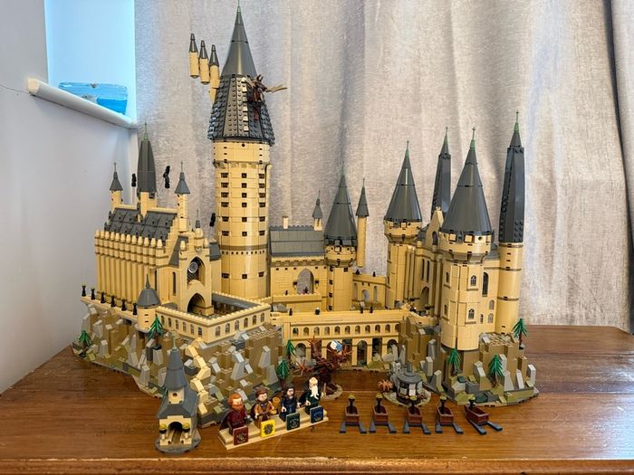 Hogwarts Castle Lego set 71043