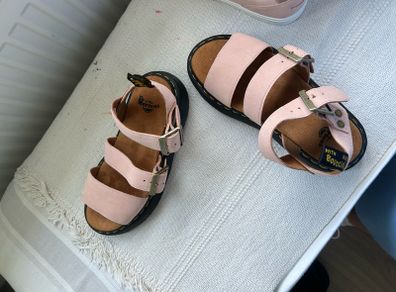 Dr Martens Sandle