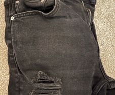 Ripped Skinny Jeans