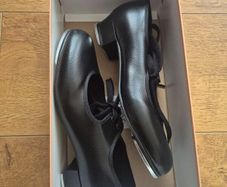tap shoes