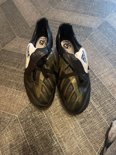 football boots size 3