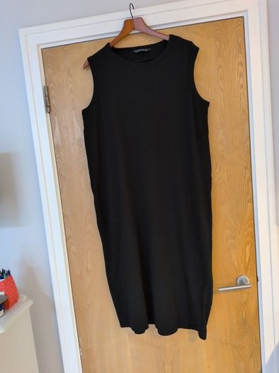 Dunnes Stores Black Sleveless Knit Look Dress. S. XL - 18. New - No Tags.
