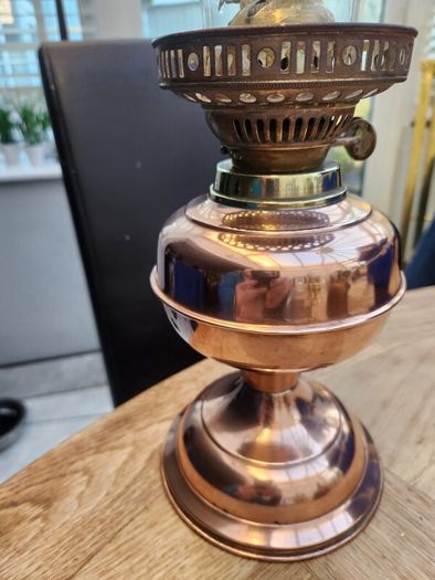 Victorian duplex copper oil lamp. Working.  Polished