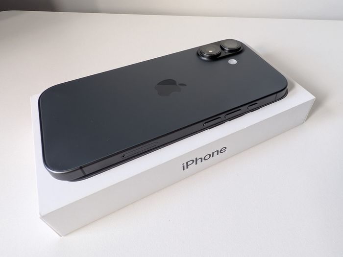 iPhone 17 Black 256GB Like New Less than 1 month old