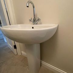 Sink basin and full pedestal