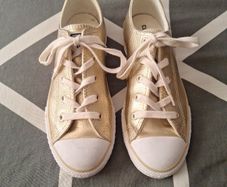 girls gold converse