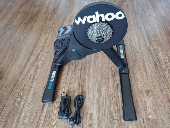 Wahoo KICKR CORE 2 like new 40km