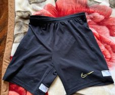 male shorts Nike size L excellent and clean