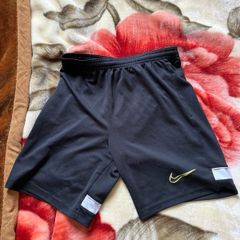 male shorts Nike size L excellent and clean