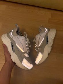 Dior B22s