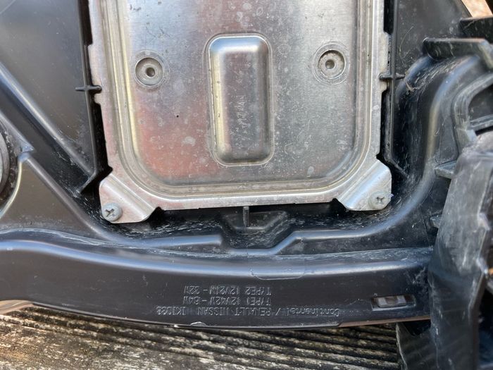 Nissan Leaf Headlight Passenger Side 2019