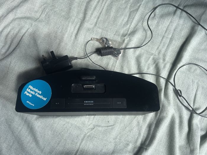 FREE iPod iPhone docking station speaker Philips