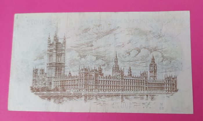 English 1919 One Pound Banknote Extremely Fine Condition