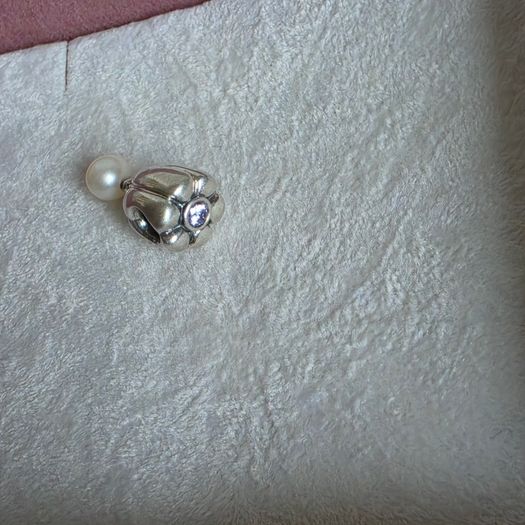 Pandora  charm with pearl drop and purple gemstone in great condition