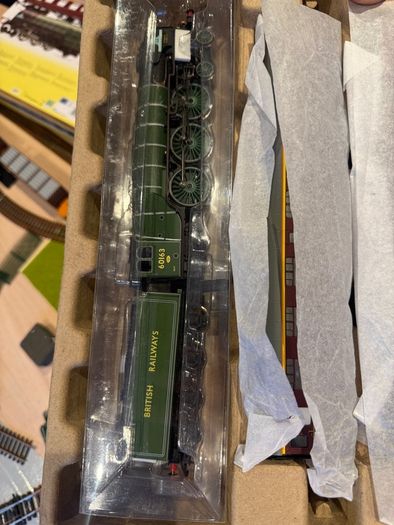 Hornby Tornado Train Set