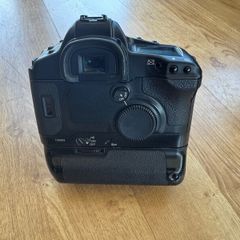 Canon EOS 1V 35mm Film Camera - Great Condition. Body Only - Lens not included.