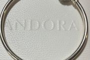 Pandora Limited Edition Pandora Moments Sparkling Snowflake Clasp Bangle-like new