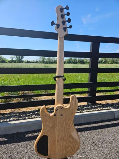Av Bass Jm5