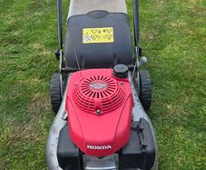 Honda petrol lawnmower