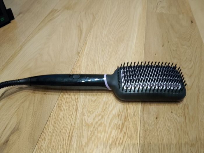 Philips StyleCare Essential heated straightening brush