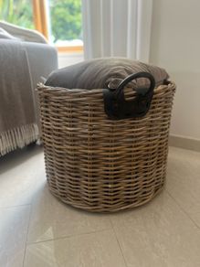 Kubu rattan basket with leather handles