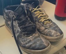 Authentic Alexander McQueen Puma Colab shoes ( size 42.5/7)