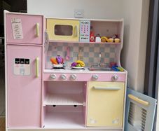 FREE Kids Toy Kitchen