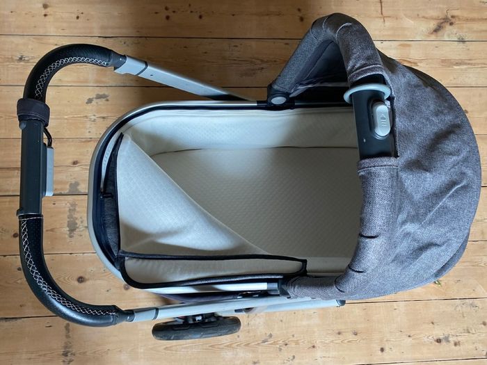 Uppa Baby Travel System (Buggy, Carrycot, Adapters, Booklet, Accessories & Original Carry Bag)