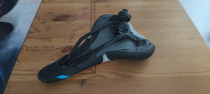 Bicycle seat