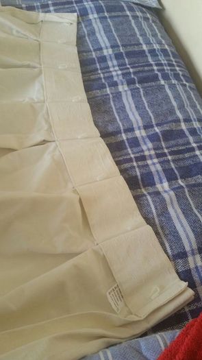 Curtains + tie-back.