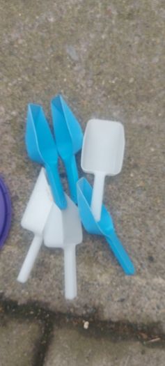 6 x scoops job lot,,used good condition, buyer collects or pays postage thank you, sold as is