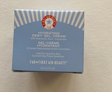 First aid beauty hydrating dewy gel cream with hyaluronic acid and ceramides 52 ml