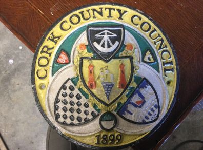 Collectibles - Cast Sign.