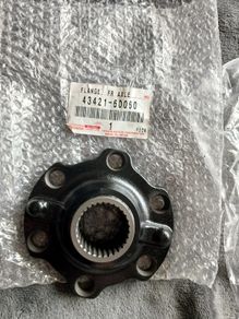 Genuine Toyota Land Cruiser Flange, Front Axle Outer Shaft, Rh 43421-60060