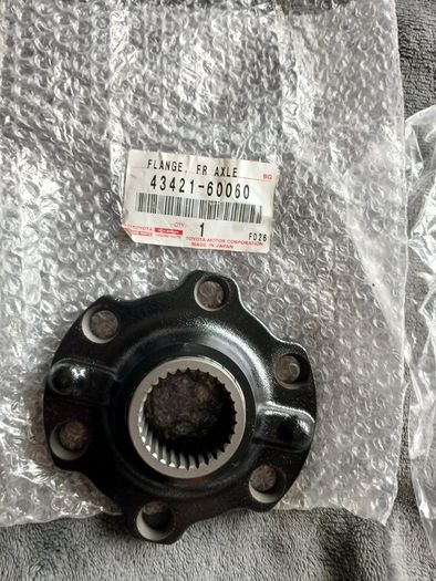 Genuine Toyota Land Cruiser Flange, Front Axle Outer Shaft, Rh 43421-60060
