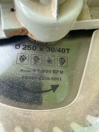 Makita mitre saw 110v and DeWalt leg stand