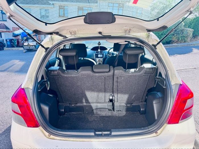Toyota Yaris 2011