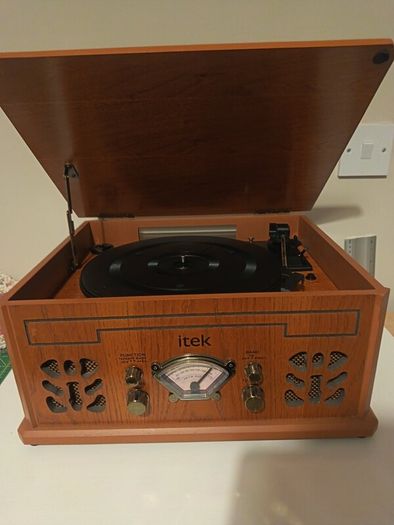 iTek Nostalgic Music System (Model i60011)